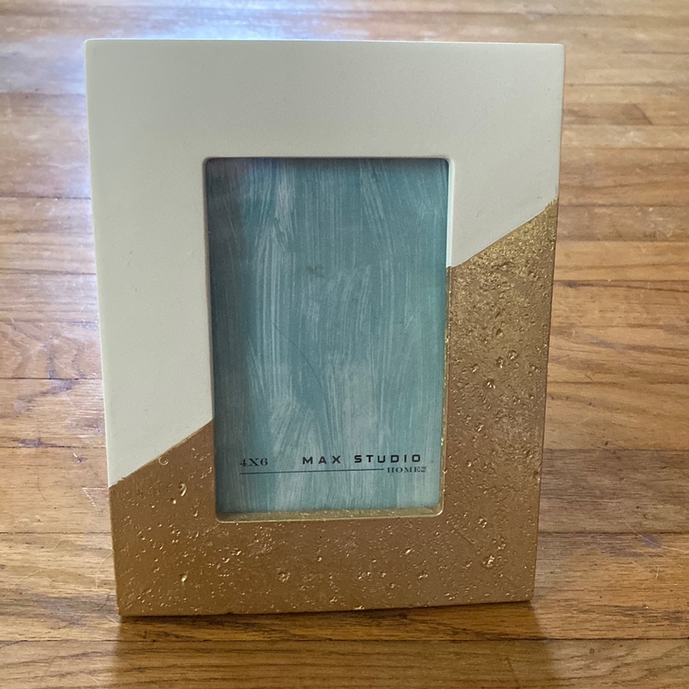 Max Studio White Gold Picture Frame 4x6